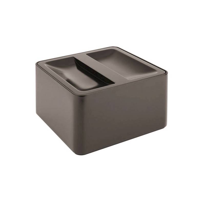 Square ice chest with black plastic lid lt 5.4