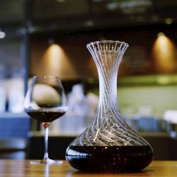 Vertigo glass decanter with stopper 0.39 gal