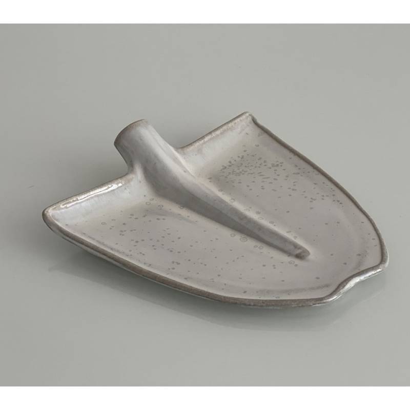 Roots Earth Shovel dry ice porcelain dish 10.43x9.84 inch