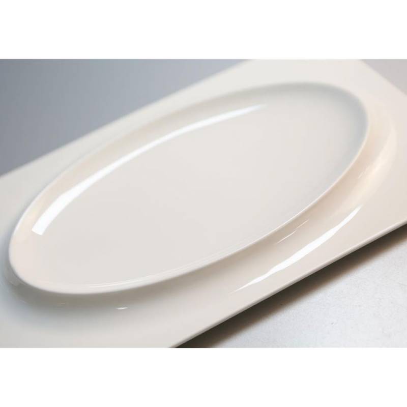 Rectangular plate with oval relief Phoemics in white porcelain 30.5x19 cm