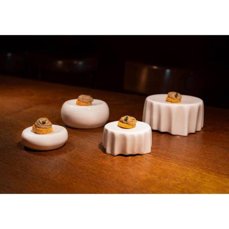 White porcelain pleated round podium riser cm 11.5