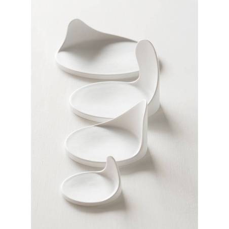 Piattino appetizer tondo Gochi Girl in porcellana bianca matt cm 12,5x7x7