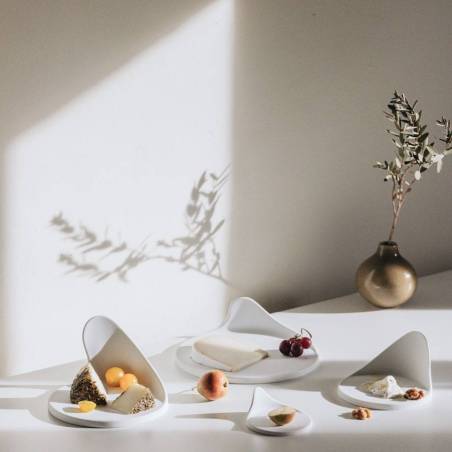Gochi Mum round appetizer saucer in matt white porcelain 21x6.2 cm