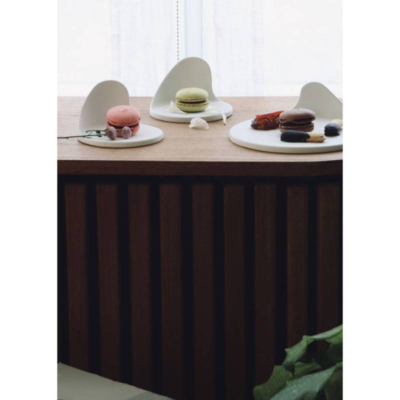 Gochi Mum round appetizer saucer in matt white porcelain 21x6.2 cm