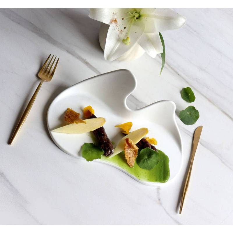 Organic Gochi Twins matt white porcelain appetizer plate 24.5x12x9.7 cm