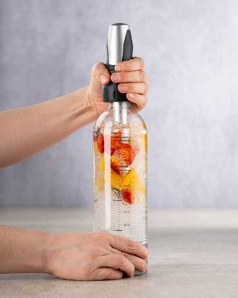 Shaker Carbonating cocktail system Twist 'n' Sparkle - home carousel