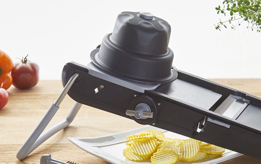 De Buyer mandoline: how to cut fruits and vegetables safely and quickly
