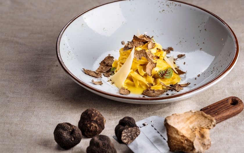 Truffles: the best products for preparing, presenting and serving the most prized mushroom